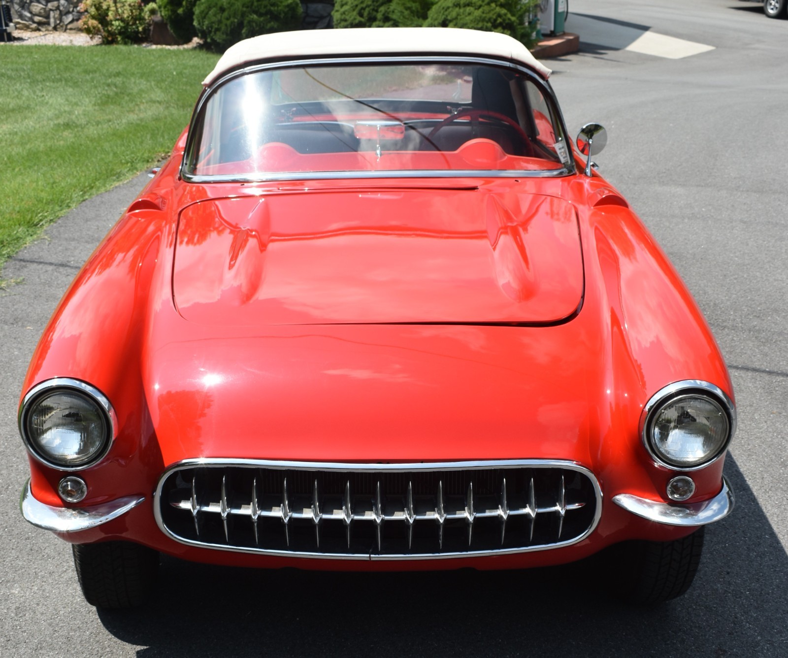 Chevrolet-Corvette-1956-Convertible-9
