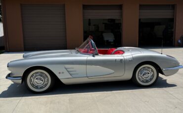 Chevrolet-Corvette-1959-Convertible-1