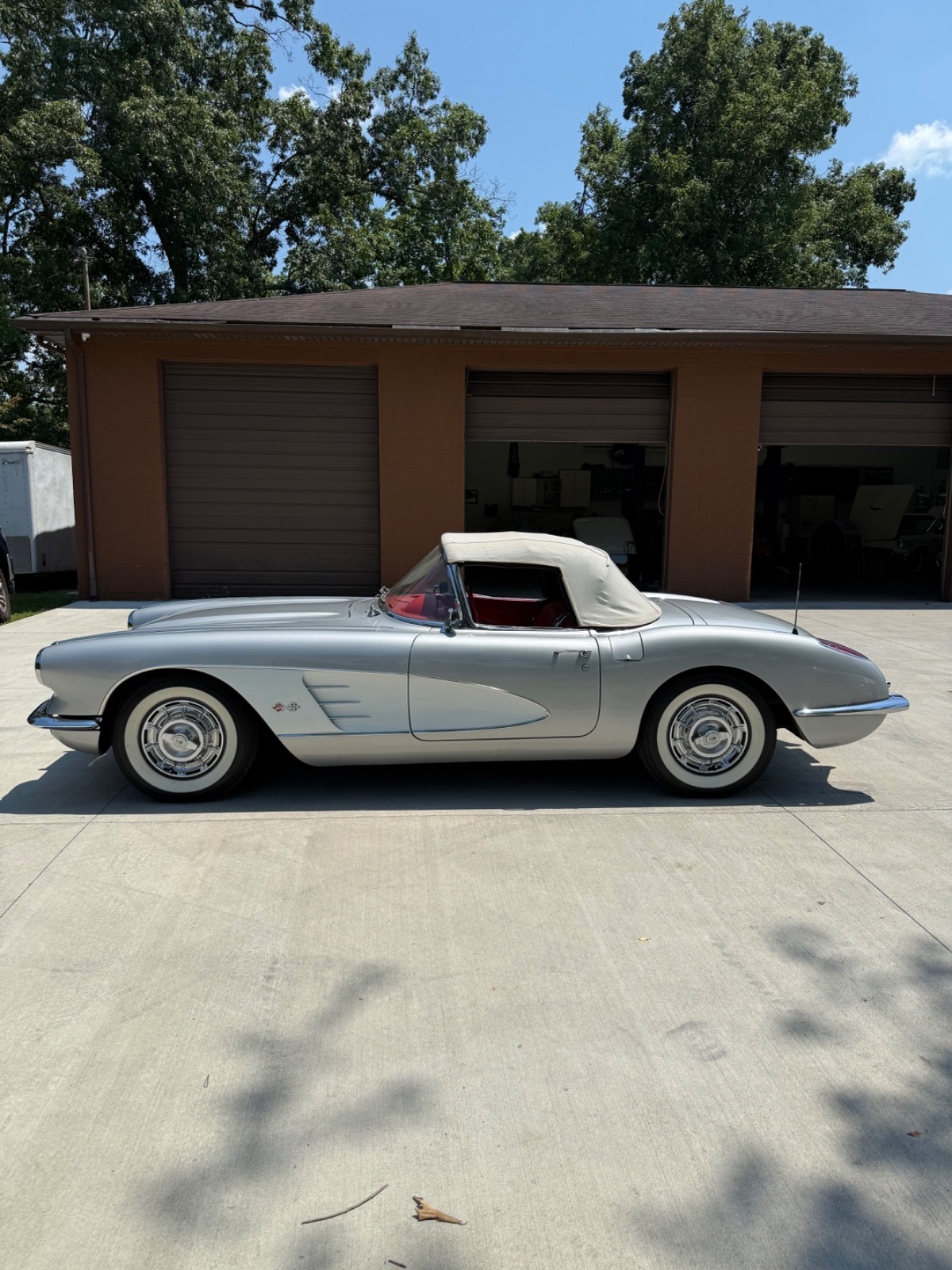 Chevrolet-Corvette-1959-Convertible-17