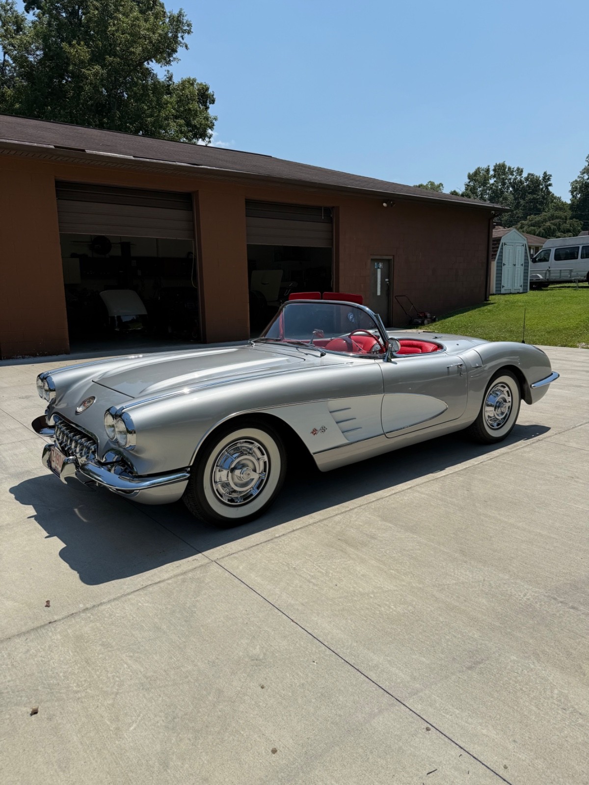 Chevrolet-Corvette-1959-Convertible-3