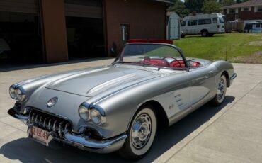 Chevrolet-Corvette-1959-Convertible-4