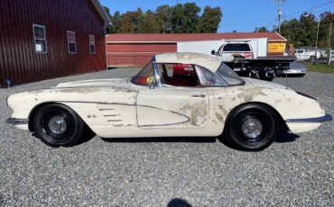 Chevrolet-Corvette-1960-11