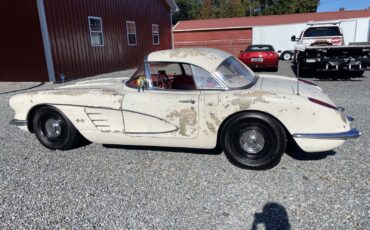 Chevrolet-Corvette-1960-12