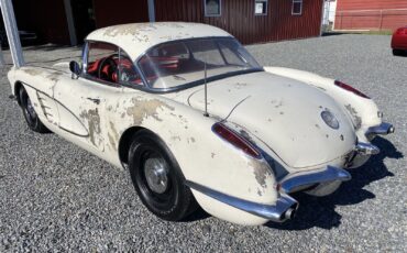 Chevrolet-Corvette-1960-14
