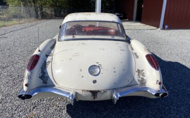 Chevrolet-Corvette-1960-15
