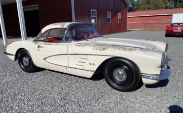 Chevrolet-Corvette-1960-2