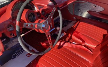 Chevrolet-Corvette-1960-21