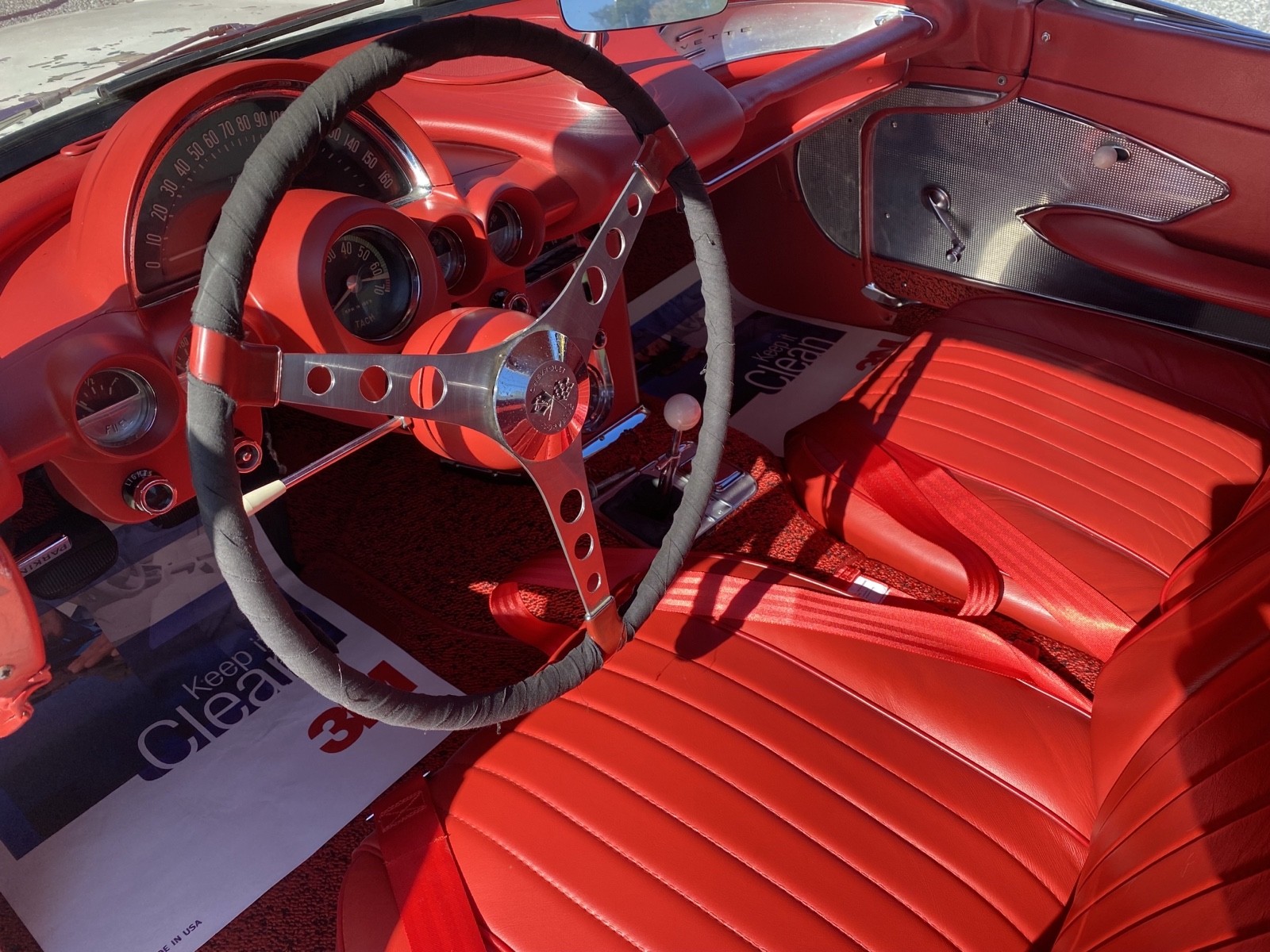 Chevrolet-Corvette-1960-21