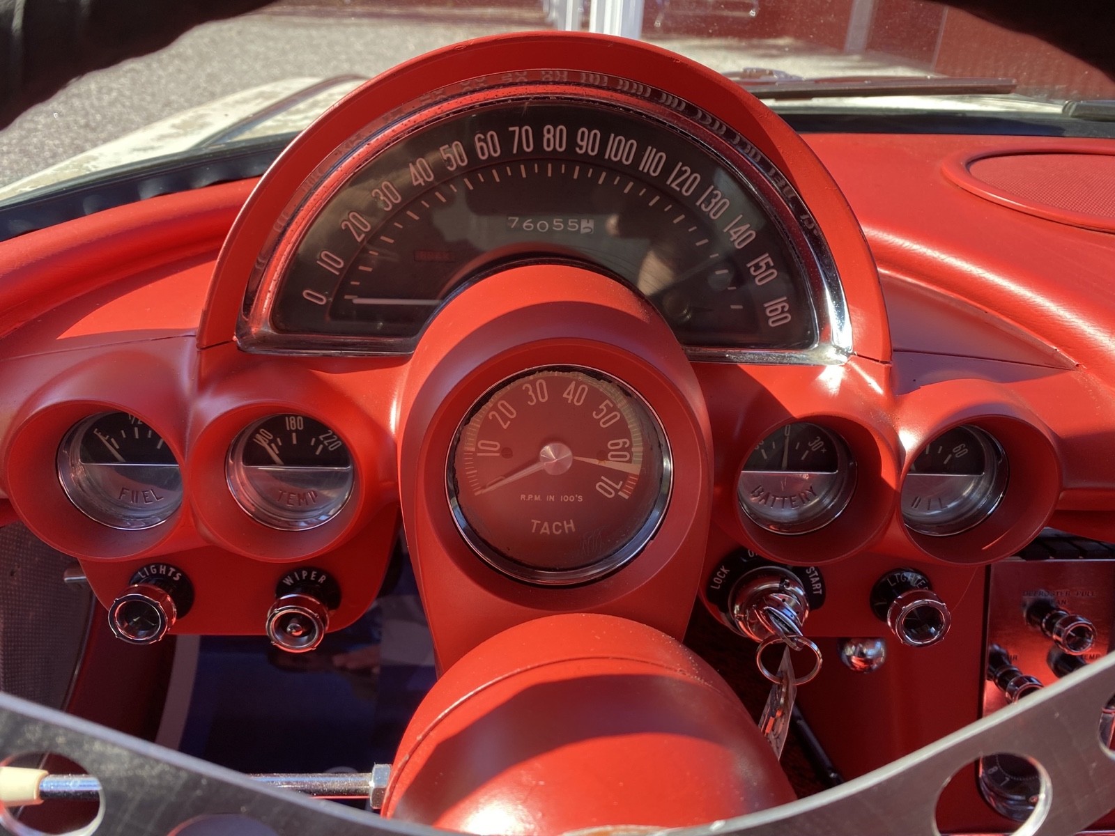 Chevrolet-Corvette-1960-22