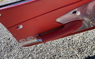 Chevrolet-Corvette-1960-25