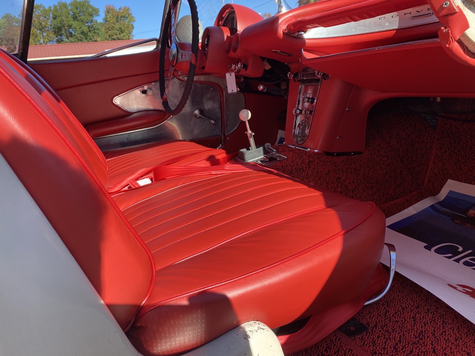Chevrolet-Corvette-1960-28