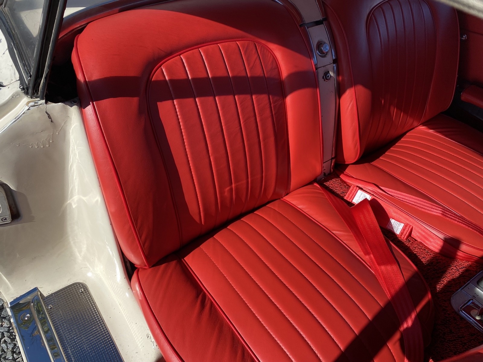Chevrolet-Corvette-1960-31