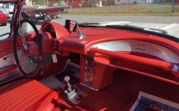 Chevrolet-Corvette-1960-32