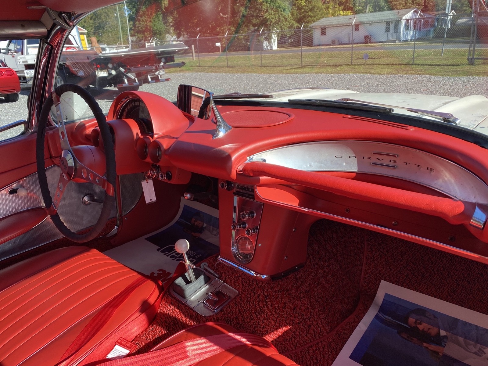 Chevrolet-Corvette-1960-32
