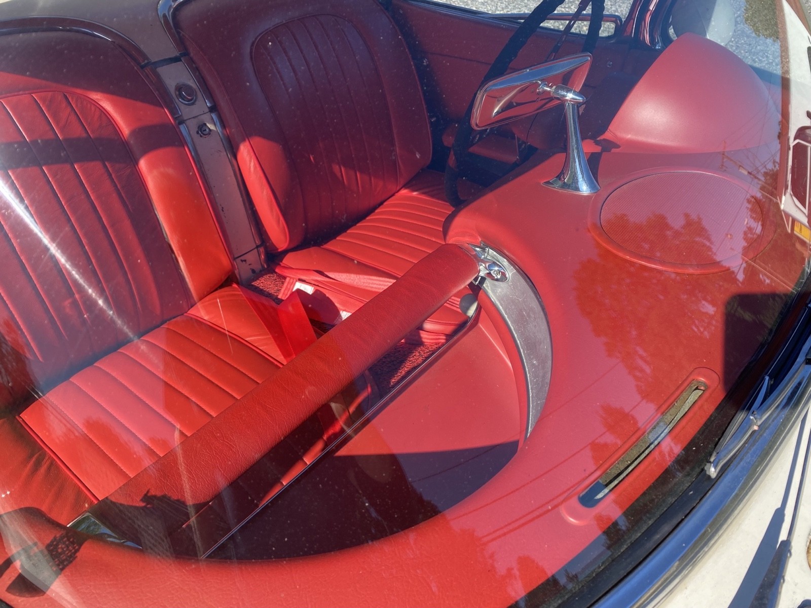 Chevrolet-Corvette-1960-34