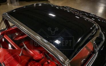 Chevrolet-Corvette-1961-Black-Red-36