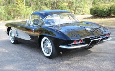 Chevrolet-Corvette-1961-Convertible-10