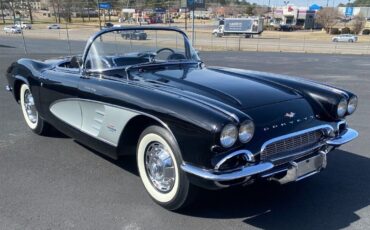 Chevrolet-Corvette-1961-Convertible-11