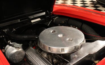 Chevrolet-Corvette-1961-Convertible-13