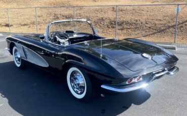 Chevrolet-Corvette-1961-Convertible-13
