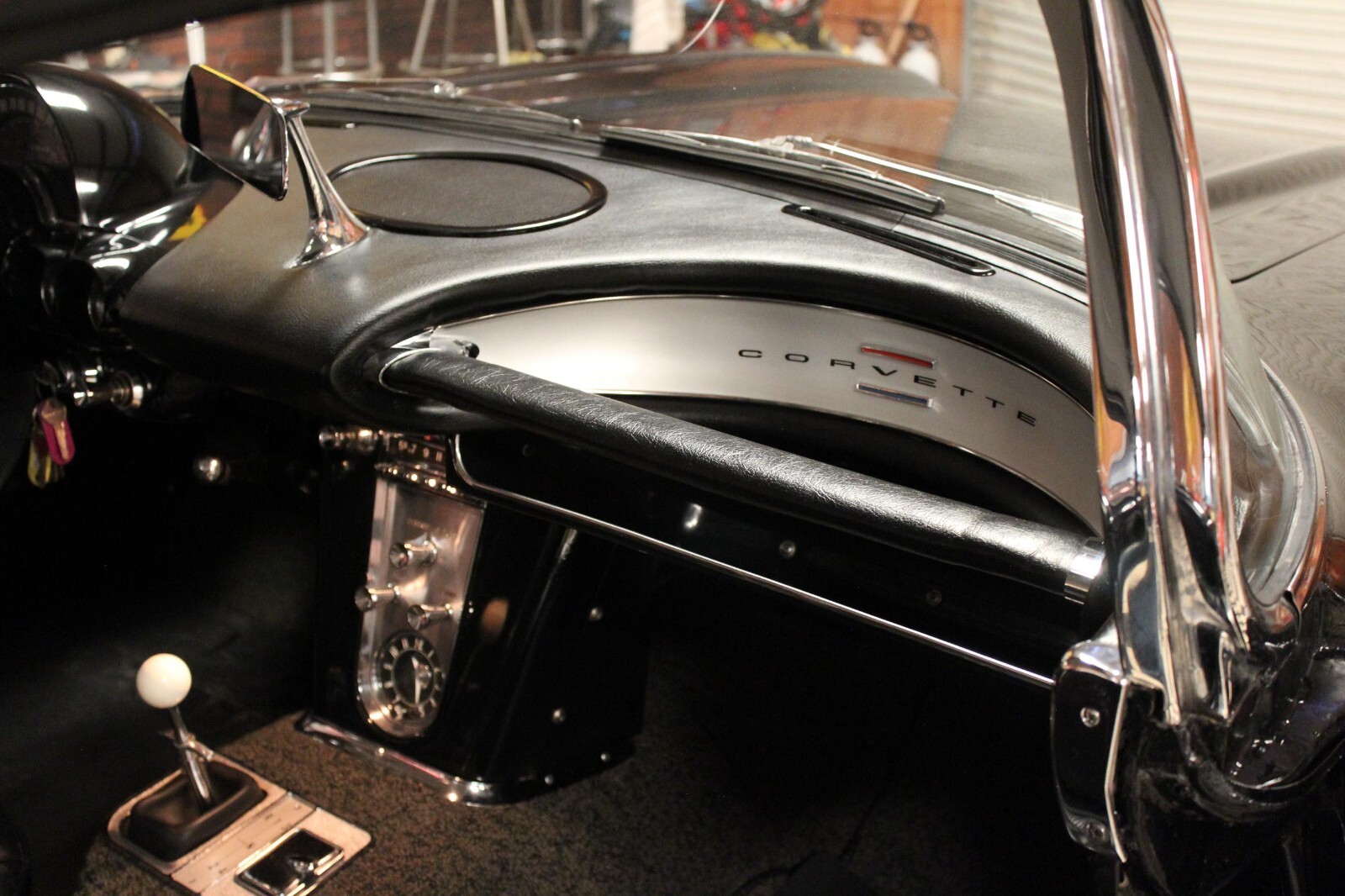 Chevrolet-Corvette-1961-Convertible-15