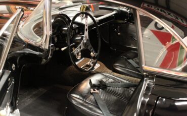 Chevrolet-Corvette-1961-Convertible-17