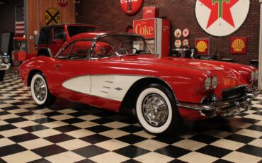 Chevrolet-Corvette-1961-Convertible-2