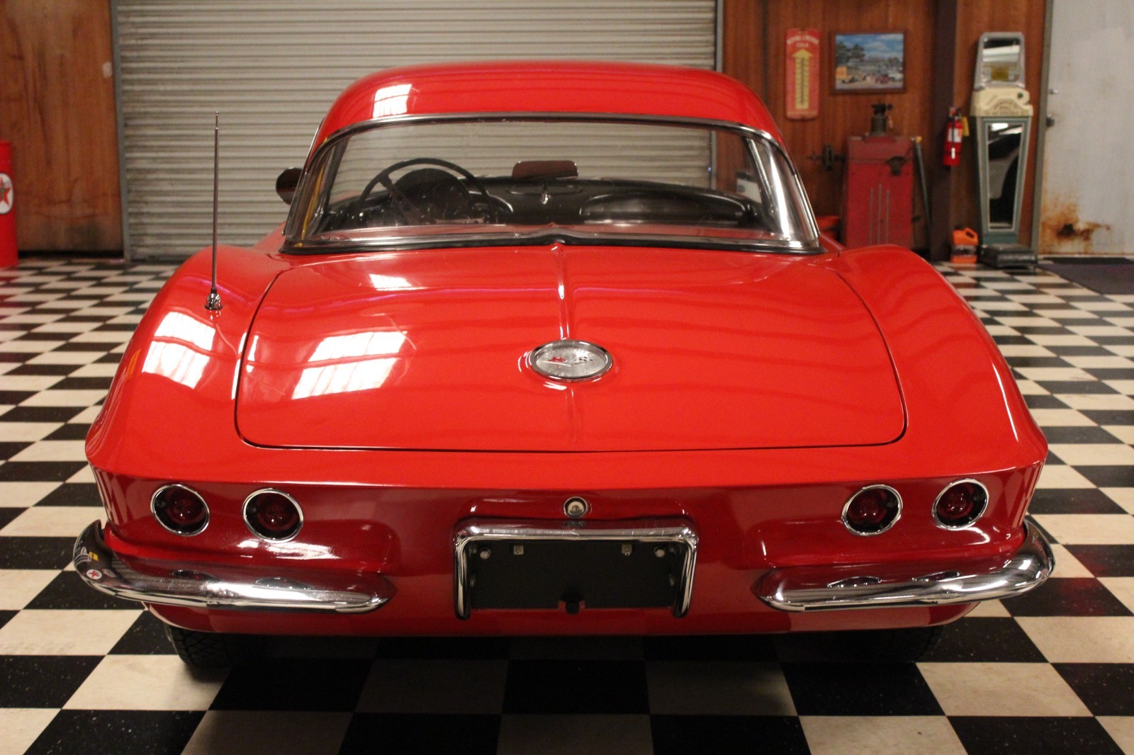 Chevrolet-Corvette-1961-Convertible-4