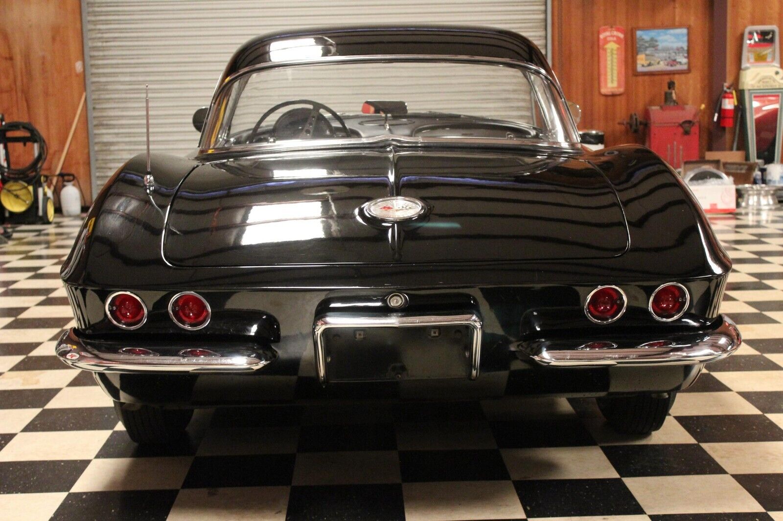 Chevrolet-Corvette-1961-Convertible-4