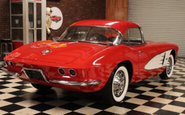 Chevrolet-Corvette-1961-Convertible-5