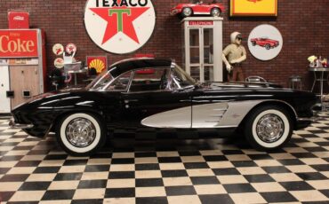 Chevrolet-Corvette-1961-Convertible-6