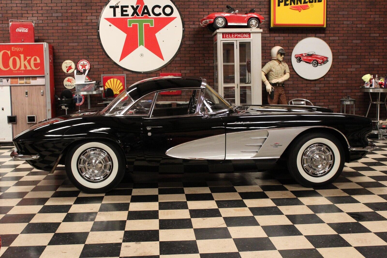 Chevrolet-Corvette-1961-Convertible-6