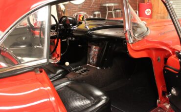 Chevrolet-Corvette-1961-Convertible-8