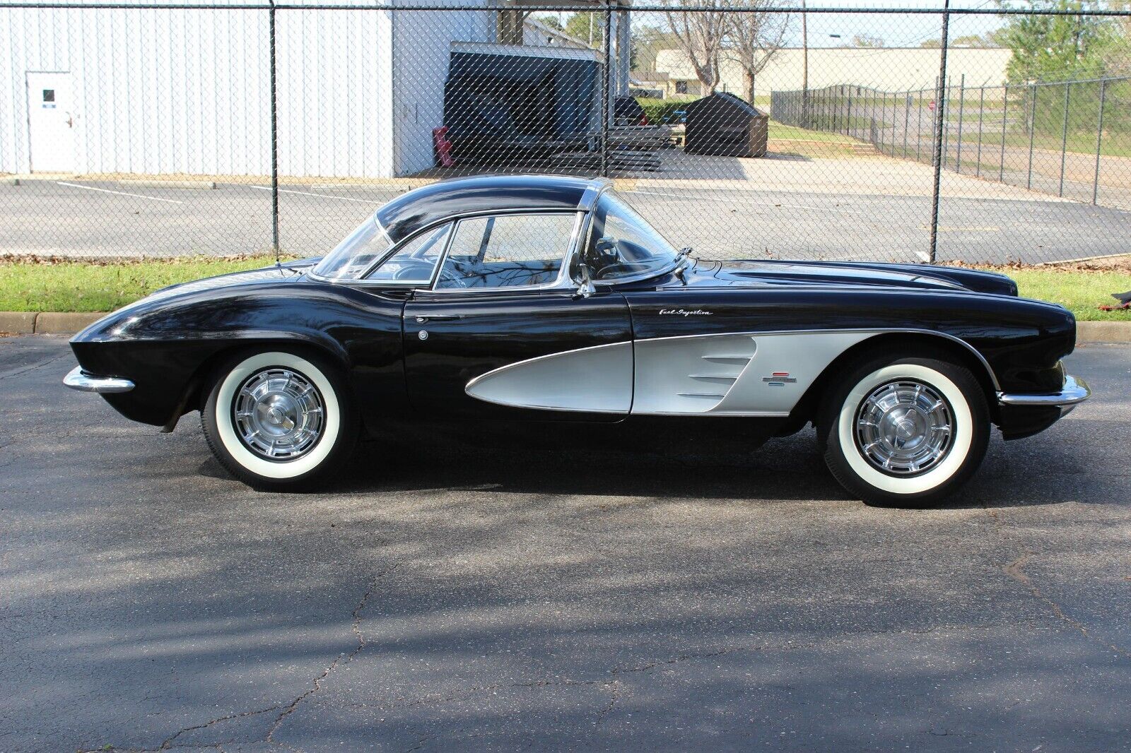 Chevrolet-Corvette-1961-Convertible-8