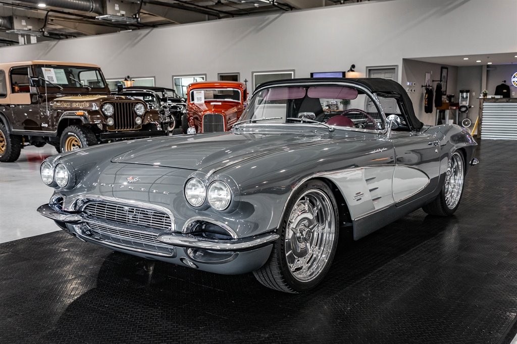 Chevrolet-Corvette-1961-Roadster-1
