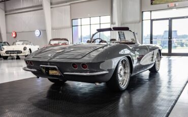 Chevrolet-Corvette-1961-Roadster-13