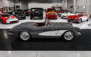 Chevrolet-Corvette-1961-Roadster-14