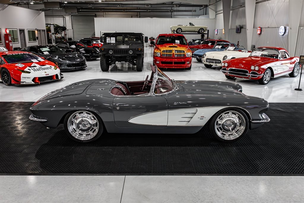 Chevrolet-Corvette-1961-Roadster-14