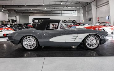 Chevrolet-Corvette-1961-Roadster-15