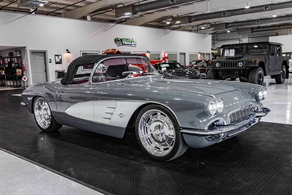 Chevrolet-Corvette-1961-Roadster-17