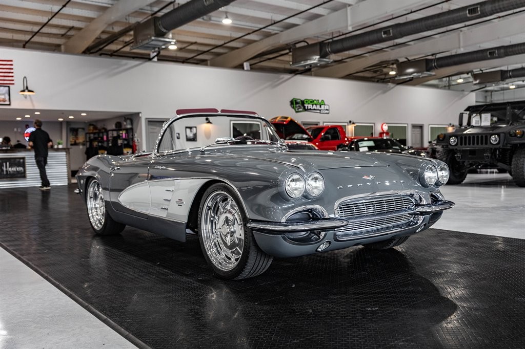Chevrolet-Corvette-1961-Roadster-18
