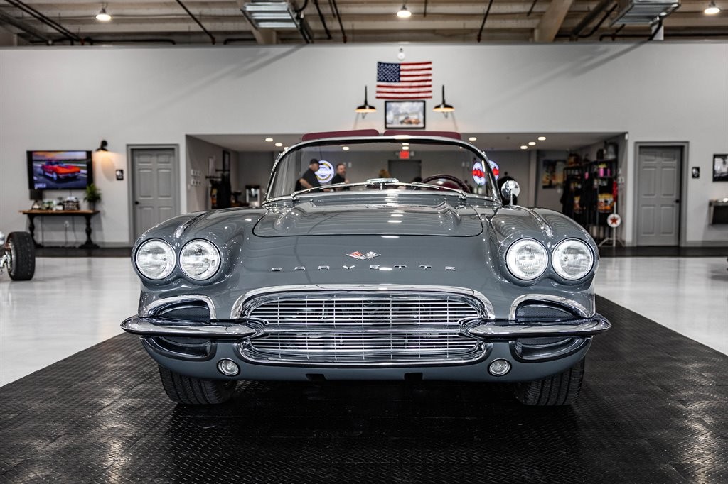Chevrolet-Corvette-1961-Roadster-19
