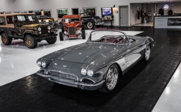 Chevrolet-Corvette-1961-Roadster-2