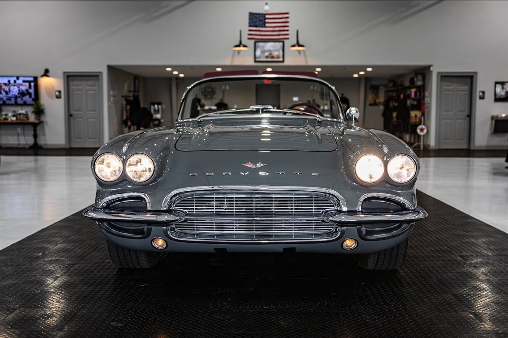 Chevrolet-Corvette-1961-Roadster-20