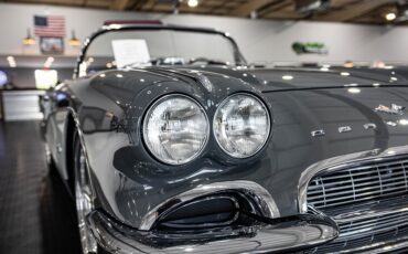 Chevrolet-Corvette-1961-Roadster-22