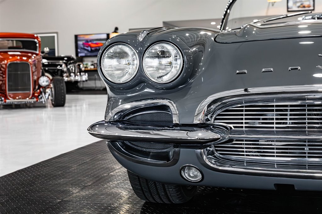 Chevrolet-Corvette-1961-Roadster-25