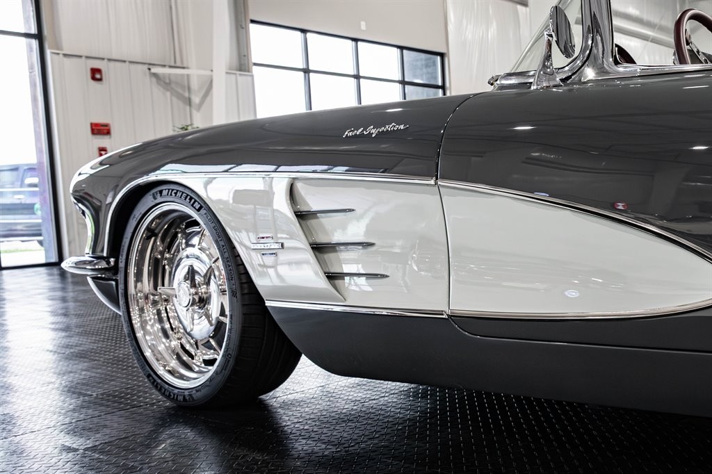 Chevrolet-Corvette-1961-Roadster-26