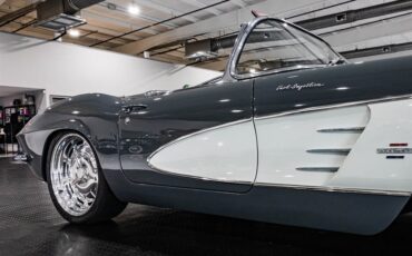 Chevrolet-Corvette-1961-Roadster-31