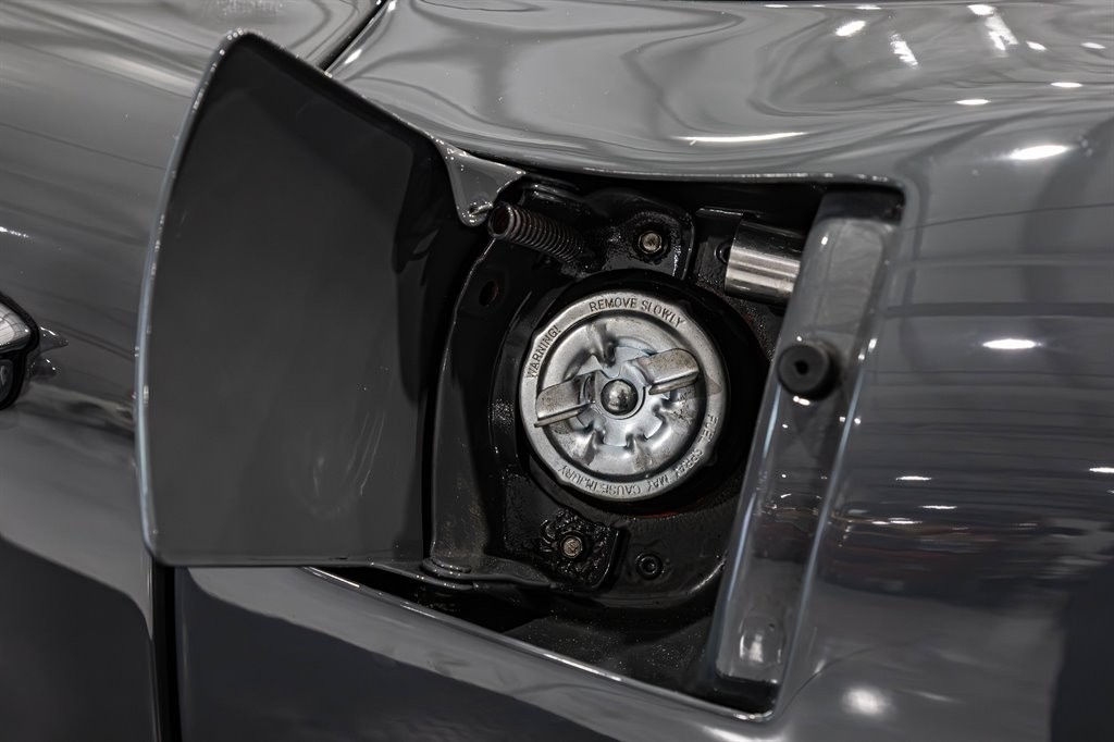 Chevrolet-Corvette-1961-Roadster-34