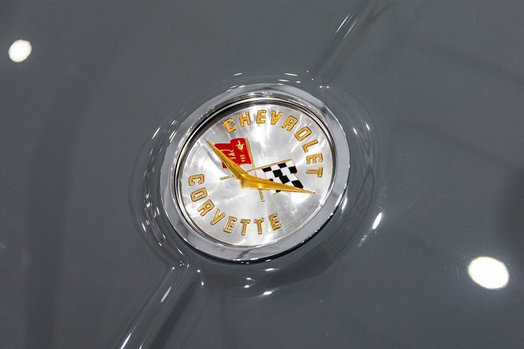 Chevrolet-Corvette-1961-Roadster-35